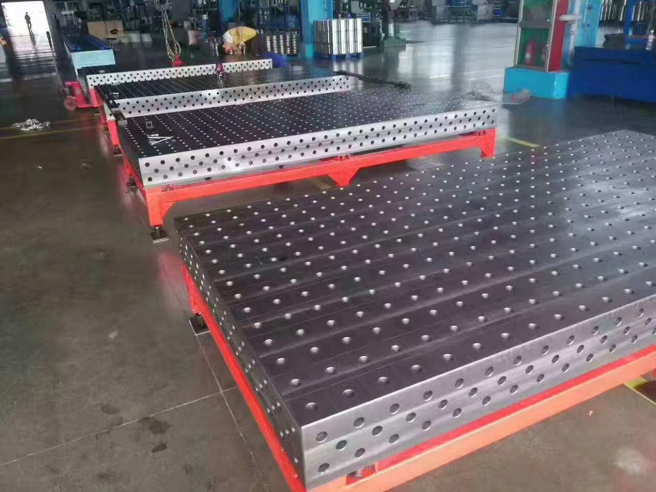 Top Features of a Quality Welded Steel Workbench