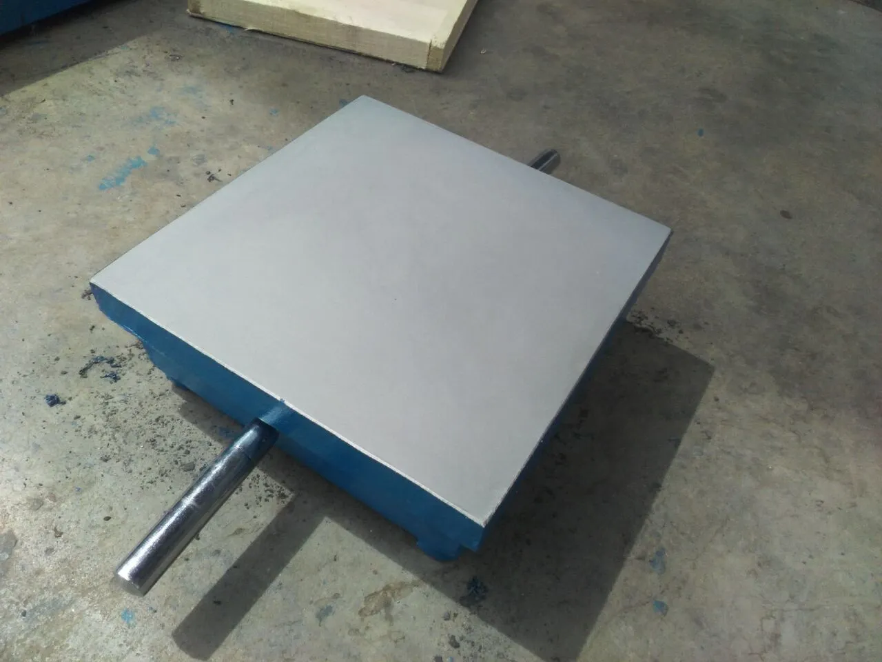 Historical Evolution of Iron Surface Plates in Industrial Metrology